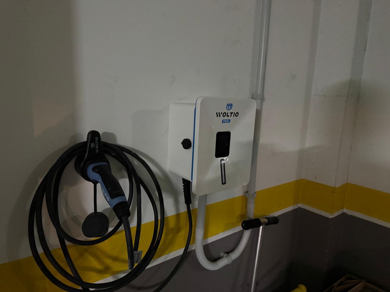 Wallbox Woltio instalado en el garaje de una vivienda en Gondomar